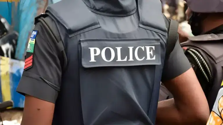 18795613_policeman_webp_webp7158ed53ba9f97b9ea44a95a4b88dca4
