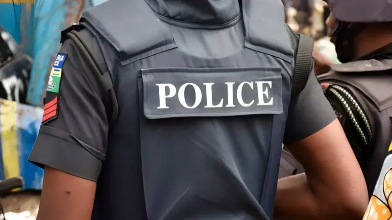 18795613_policeman_webp_webp7158ed53ba9f97b9ea44a95a4b88dca4